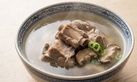 Canh hầm xương vừa ngon vừa bổ nhưng có 3 nhóm người nên hạn chế dùng