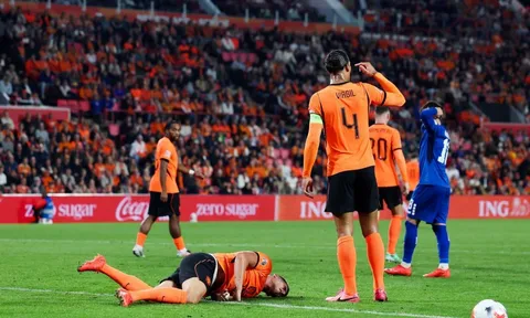 Van de Ven chấn thương, Tottenham nín thở trước đại chiến MU