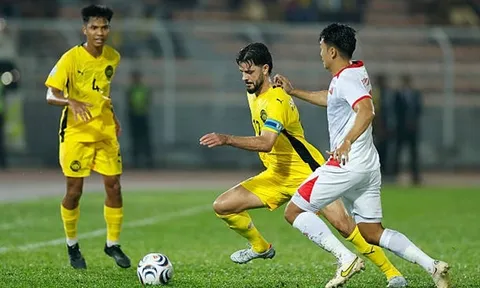 Báo Malaysia giục đội nhà "ngừng khóc" để đấu Việt Nam
