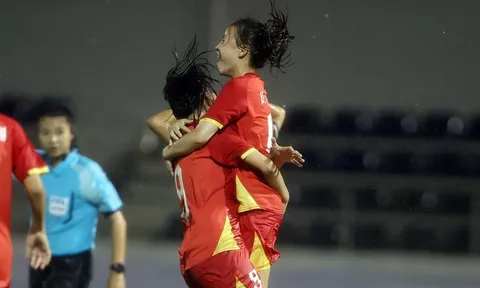 Đội mưa thi đấu, U17 nữ Việt Nam đè bẹp Palestine ở giải châu Á