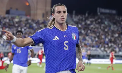 Calafiori tri ân Bonucci sau bàn thắng lịch sử