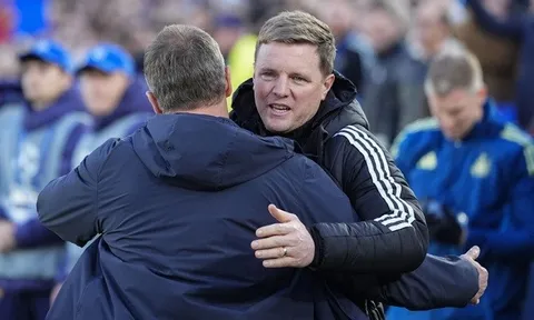 Carrick lung lay ghế nóng, Man United nhắm Eddie Howe
