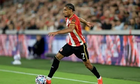 Brentford mở cửa bán Schade cho Arsenal