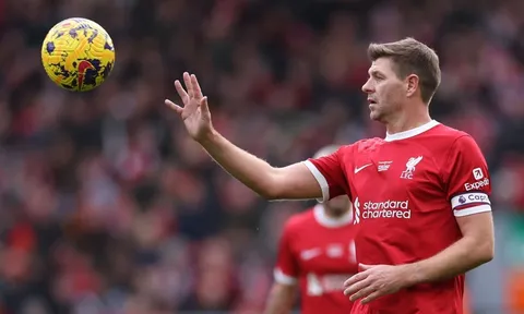 Gerrard tiếc nuối vì rời Liverpool trước khi Klopp đến