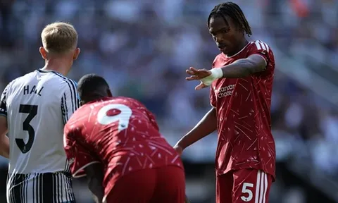 Liverpool lo chấn thương của Jacquet trước đại chiến Man City