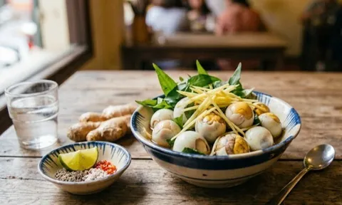 Trứng vịt lộn và trứng cút lộn loại nào tốt hơn, một quả trứng vịt bằng 10 quả trứng cút, vậy nên chọn loại nào?