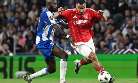 Cách INEOS giúp MU vượt Liverpool, Chelsea vụ Murillo