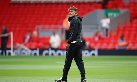Chê Calafiori đắt, Juventus hỏi mua sao trẻ Liverpool