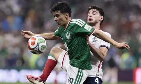 Tin đồn chuyển nhượng sáng 7/10: JJ Gabriel nhận đề nghị hấp dẫn; Arsenal nhắm Gilberto Mora