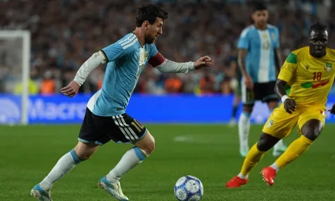 HLV Scaloni gửi lời cảm ơn đặc biệt tới Messi