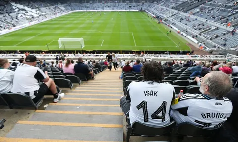Sóng ngầm sau 5 năm đổi đời của Newcastle
