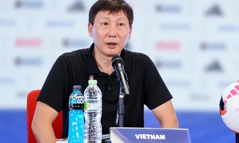 HLV Kim Sang-sik đau đầu vì hai bài toán nhân sự trước thềm Asian Cup 2027