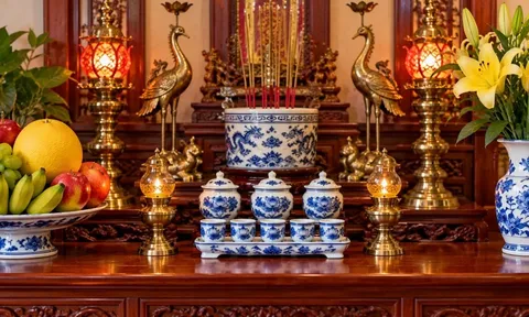Bao lâu nên thay hũ gạo, muối, nước trên ban thờ?