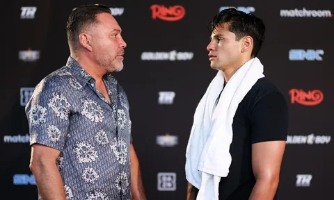 Oscar De La Hoya tiết lộ lý do vắng mặt tại trận Ryan Garcia vs Conor Benn: "Tôi suýt bị gài bẫy"