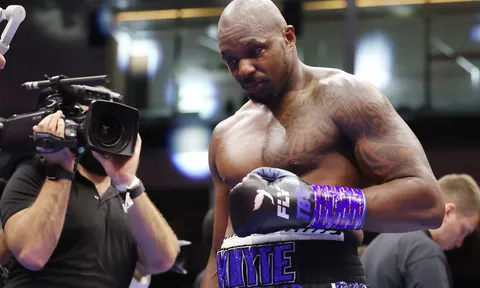Dillian Whyte tiết lộ sự thật sốc: Lên đài với bàn chân gãy nát trước Moses Itauma