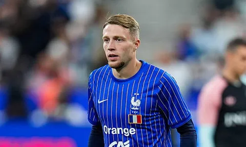 Tin đồn chuyển nhượng sáng 8/10: MU tranh mua Adrien Truffert; Arsenal gia hạn với Martin Odegaard