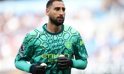 Phía Donnarumma lên tiếng giữa bão gian lận của Man City