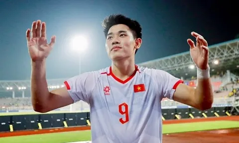 Lựa chọn xuất ngoại nào tốt cho tiền đạo Đình Bắc?