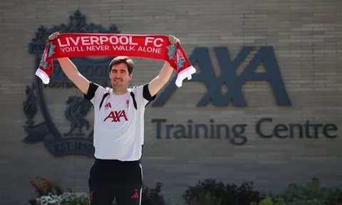 Con đường vượt khó của học viện bóng đá Liverpool