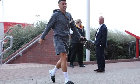 Granit Xhaka nhận án phạt tiền treo vì làm giả chứng chỉ Covid
