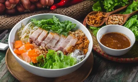 11 món ăn sáng mà bạn không nên bỏ lỡ khi đến Cố đô Huế, thơm ngon khó cưỡng, giá chỉ từ 35.000 đ/phần