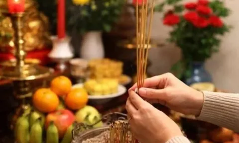 Văn khấn cúng mùng 1 tháng 9 năm Bính Ngọ chuẩn nhất, 2 việc nên làm - 4 điều đại kỵ khi thắp hương để đón tài lộc