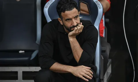 Dẫn dắt AC Milan, HLV Amorim nêu sự khác biệt áp lực so với MU