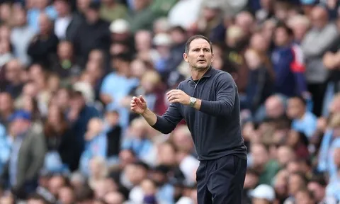 Frank Lampard lên tiếng bảo vệ các danh hiệu của Man City