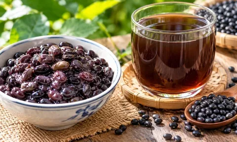 Ăn đỗ đen hay uống nước đỗ đen tốt hơn?