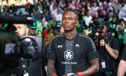 Israel Adesanya thề không bao giờ tái xuất sau khi giải nghệ: 'Tôi không muốn trở thành kẻ níu kéo hào quang'
