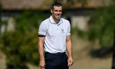 Gareth Bale và cuộc dạo chơi tự do trên thảm cỏ golf