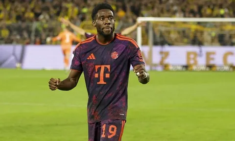 Bốn ông lớn Ngoại hạng Anh theo sát Alphonso Davies