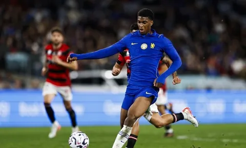 Chelsea xúc tiến trói chân Josh Acheampong đến năm 2032