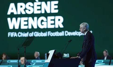 Wenger được vận động tranh Chủ tịch FIFA, đối đầu Gianni Infantino