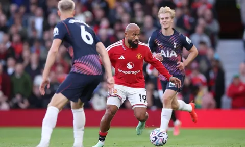 Carrick khen ngợi cầu thủ xuất sắc của Man Utd sau trận hòa Tottenham