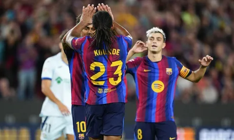 Flick nói thẳng về tình hình của Kounde tại Barca