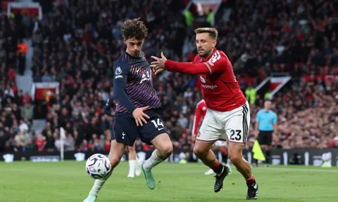 Man Utd nín thở chờ kết quả chấn thương của Luke Shaw