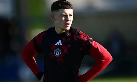 Lý do Rooney từng bị cấm đến xem con trai thi đấu