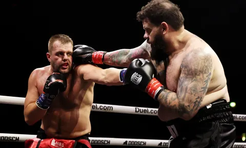 Plinio Cruz hạ knock-out Gary Olive trong màn ra mắt Misfits Boxing