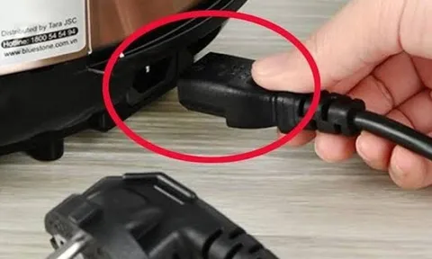 Tại sao dây nguồn của nồi cơm điện có thể rút ra rút vào, các thiết bị khác thì không?