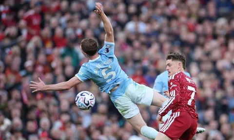 Chiến binh Anderson khiến nghệ sĩ Wirtz lu mờ tại Anfield