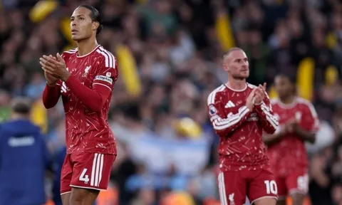 Van Dijk gọi chiếc thẻ đỏ là bước ngoặt với Liverpool