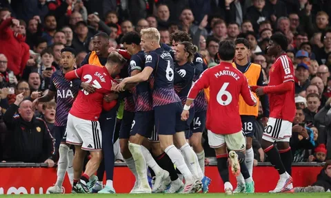 Trận hòa Tottenham bộc lộ điểm yếu chí mạng của Man Utd