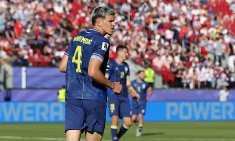 Leeds khước từ Inter và Bayern vụ Tarik Muharemovic