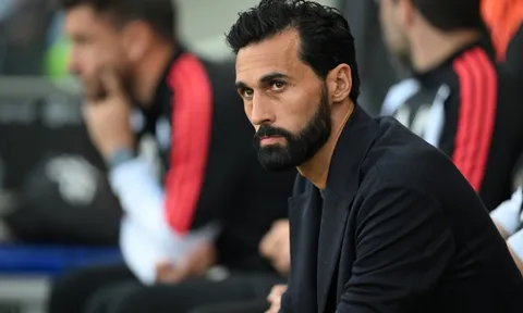 Arbeloa nhận "tối hậu thư", nguy cơ mất việc đầu tiên tại Ngoại hạng Anh 2026/27