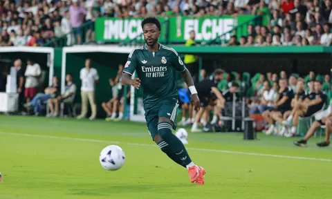 Mourinho đau lòng khi thấy Vinicius sa sút