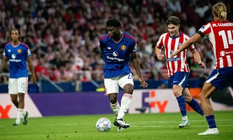 CĐV MU phát sốt với Carlos Baleba sau trận thua Atletico