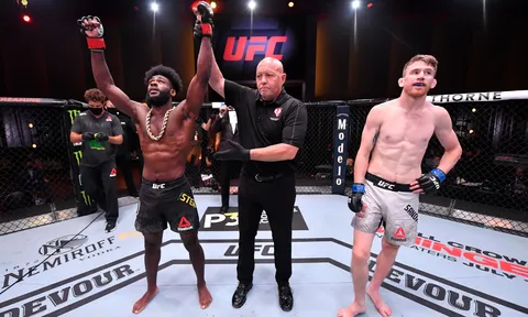 Aljamain Sterling nhớ lại lời thô tục của Cory Sandhagen sau thất bại chớp nhoáng tại UFC 250
