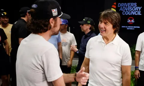 Tom Cruise muốn cầm lái xe đua ARCA để chuẩn bị cho “Days of Thunder 2”