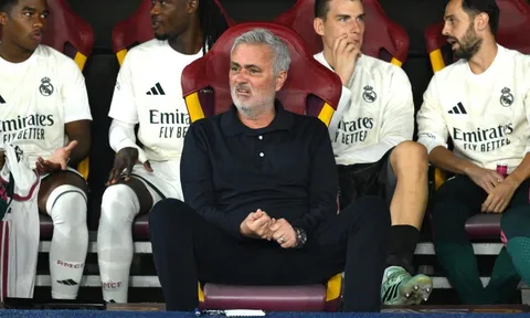 Nước cờ cao tay của Mourinho giải cứu Real trước Roma